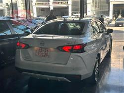 نيسان فيرسا